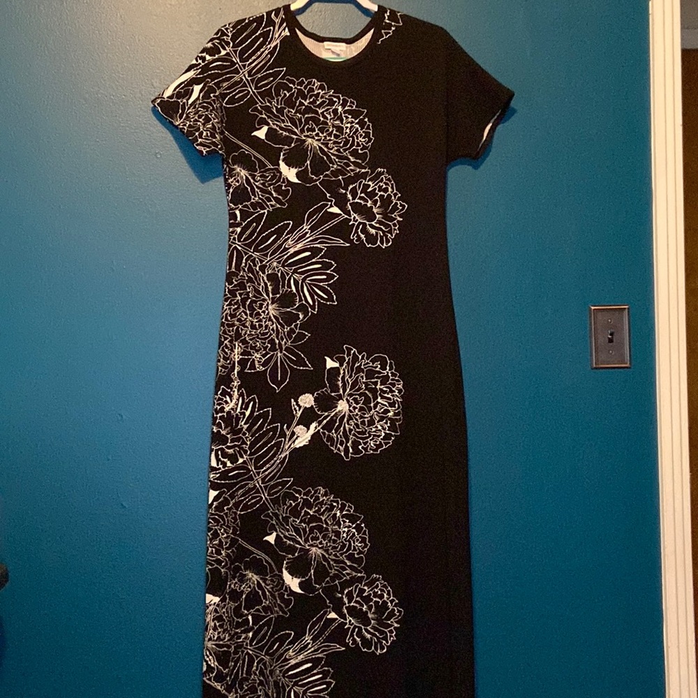 EUC Lularoe Ana black & white floral sz S